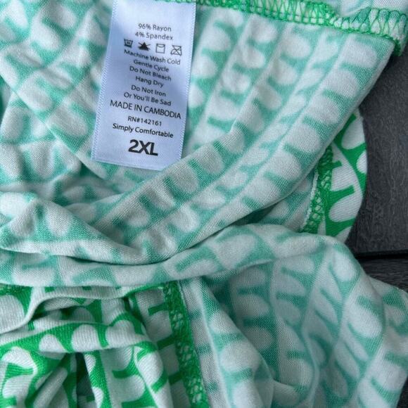 LULAROE green and white women’s 2XL, V-neck short sleeve T-SHIRT - Picture 7 of 7